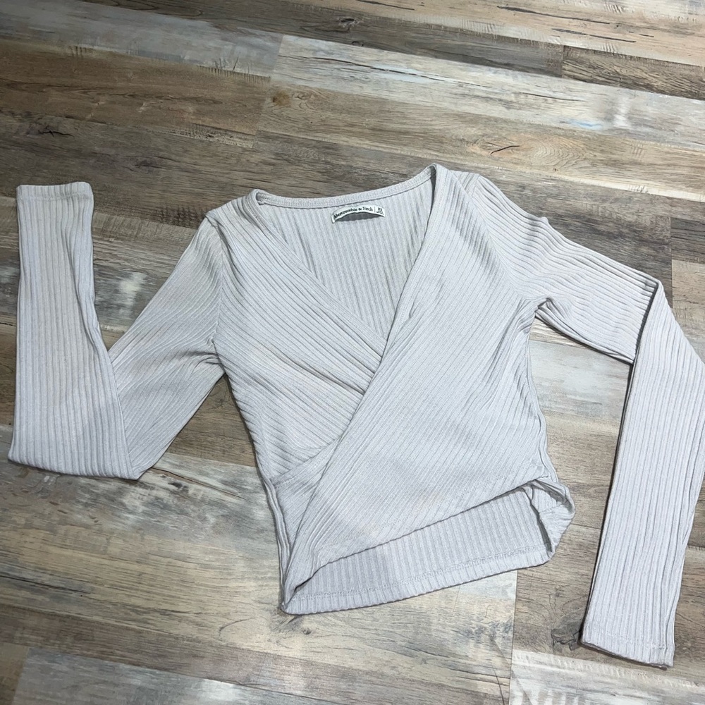 Abercrombie & Fitch Crop Long Sleeve Top